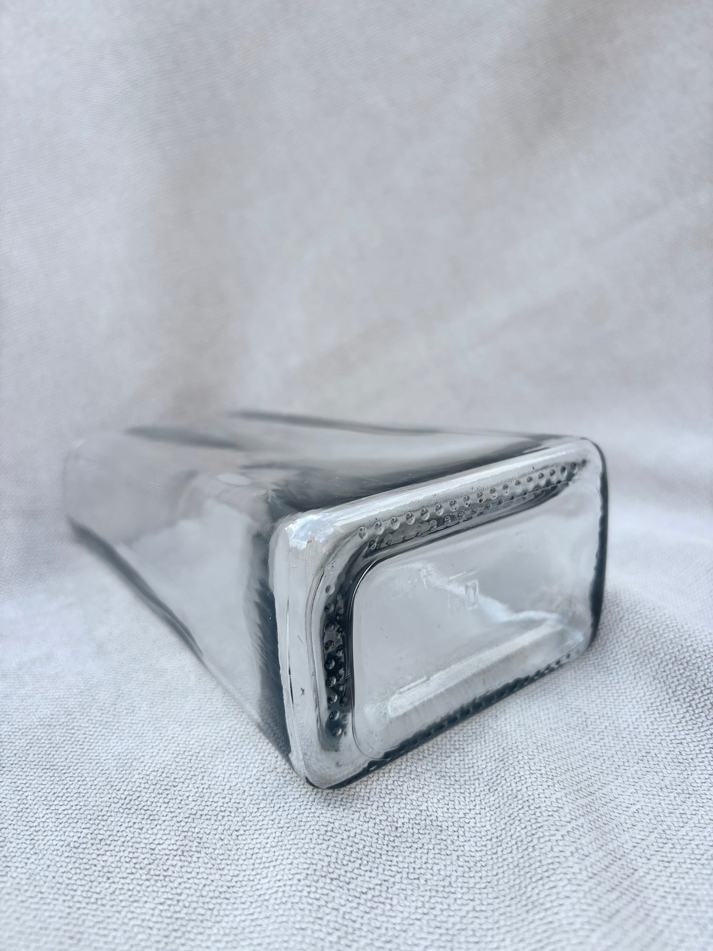 Narrow vase
