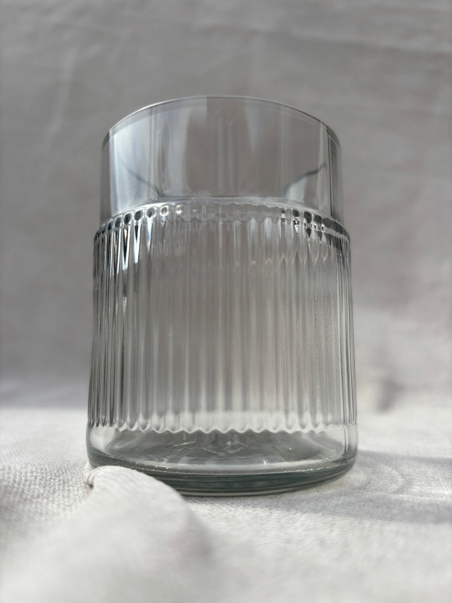 Short lines rocks glass
