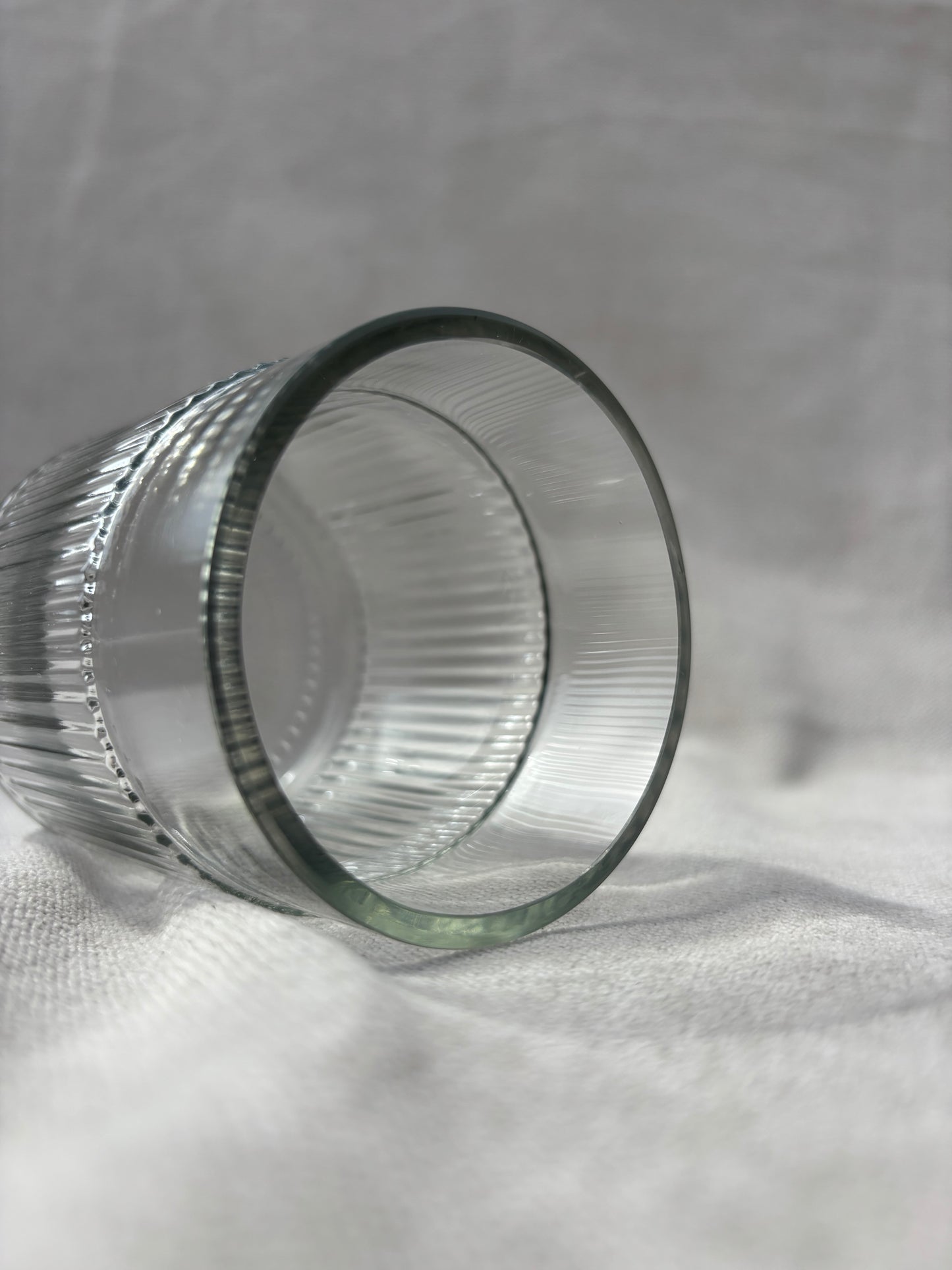 Short lines rocks glass